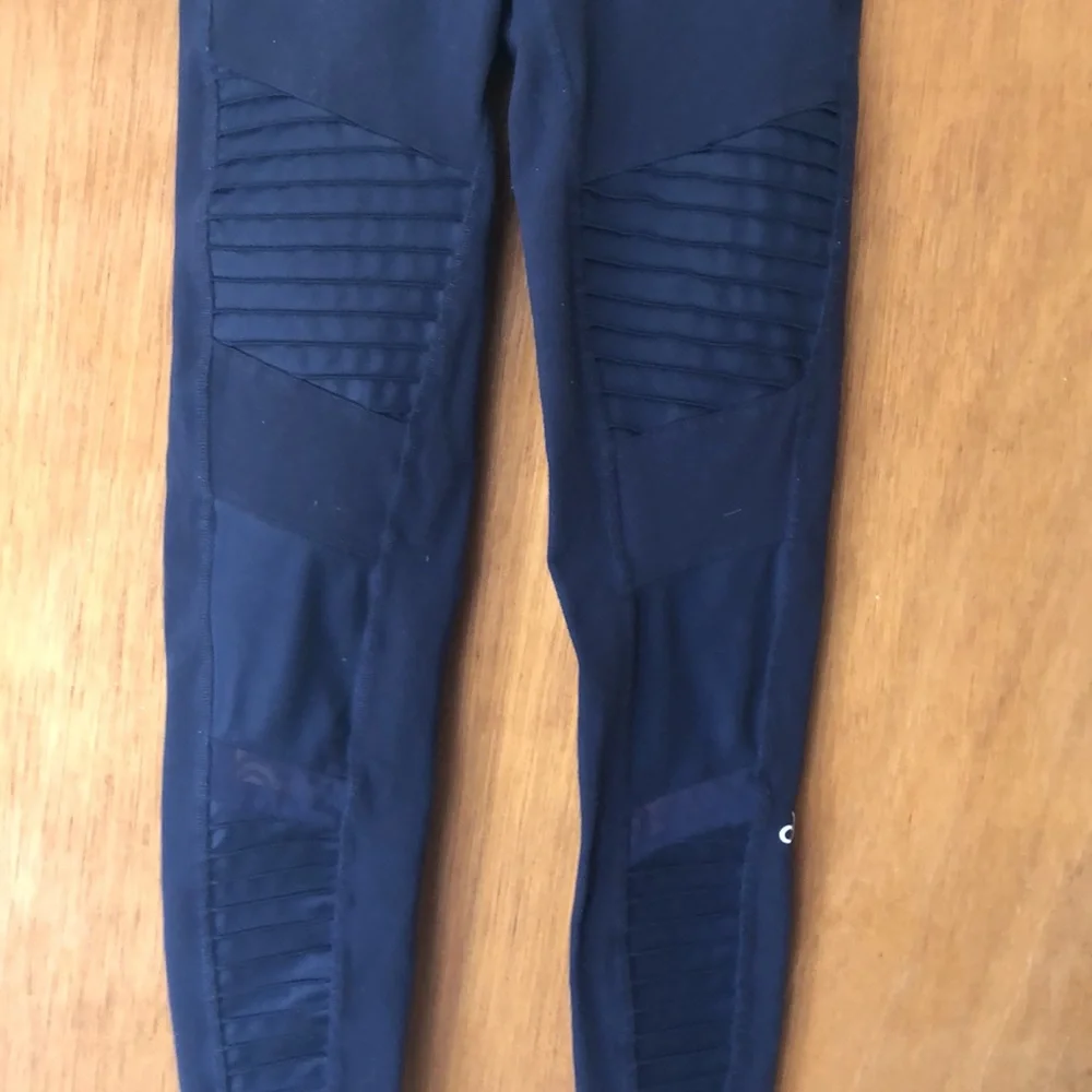 ALO Moto Leggings